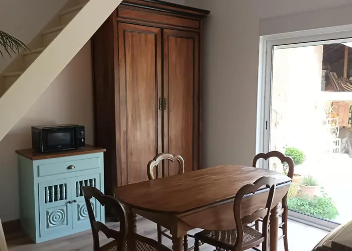 T2 Dans Demeure De Charme Holiday home Sainte Marie de Gosse